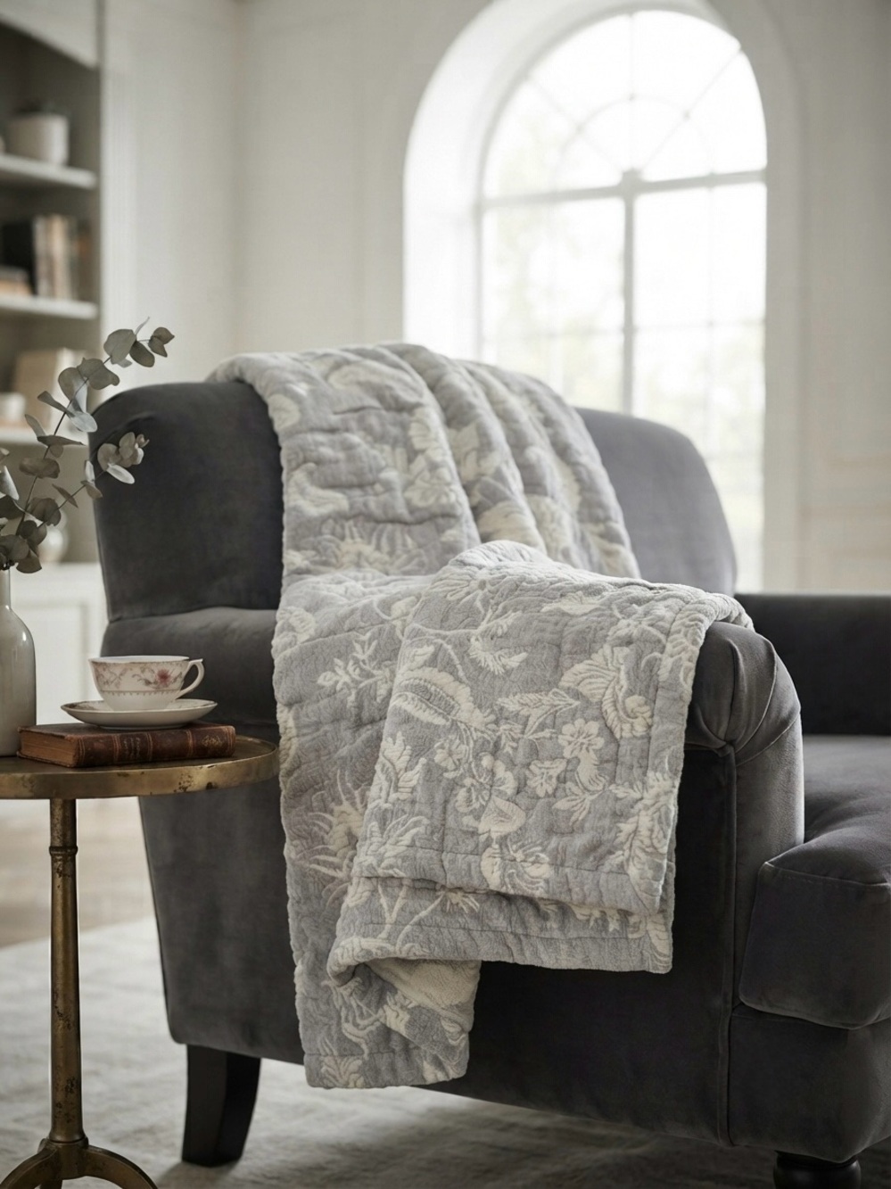 Clairmont House Jacquard Chenille Throw
Blanket - Gray & Cream Floral